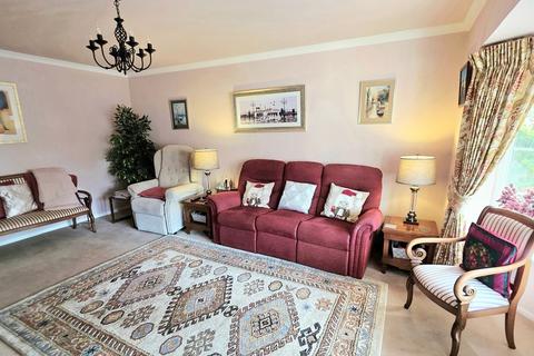4 bedroom detached house for sale, Halls Lane, Brackley