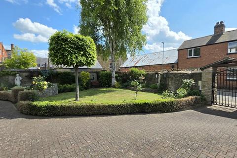 4 bedroom detached house for sale, Halls Lane, Brackley