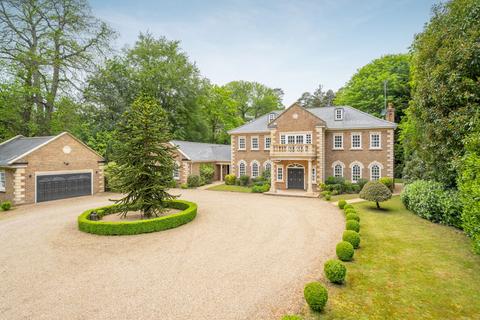 4 bedroom detached house to rent, Wellington Avenue, Virginia Water