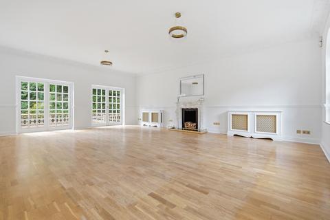 4 bedroom detached house to rent, Wellington Avenue, Virginia Water