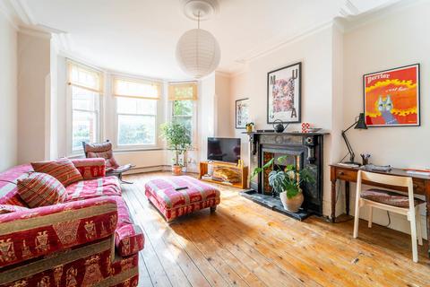 1 bedroom ground floor flat for sale, Alexandra Park Road, Muswell Hill N10