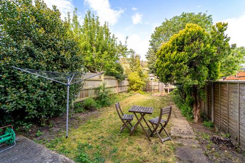 1 bedroom ground floor flat for sale, Alexandra Park Road, Muswell Hill N10