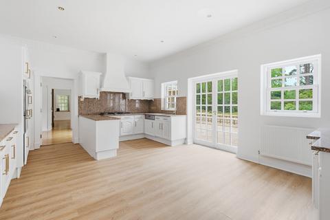 4 bedroom detached house to rent, Wellington Avenue, Virginia Water, GU25