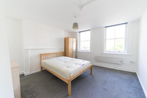 undefined, Mile End Road, London, E1