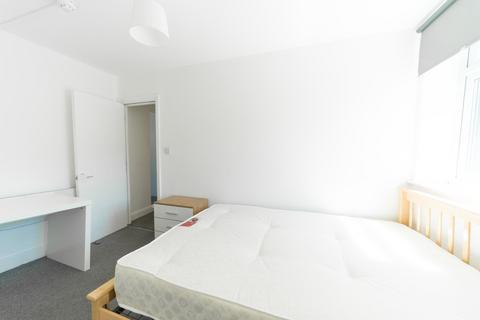 undefined, Mile End Road, London, E1