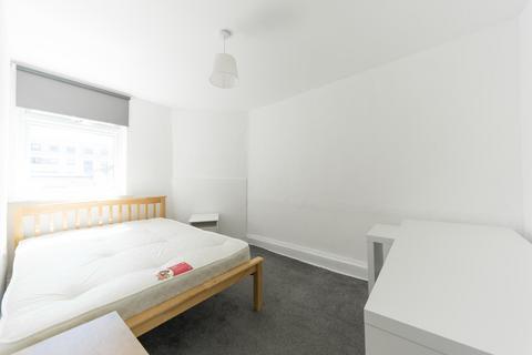 undefined, Mile End Road, London, E1
