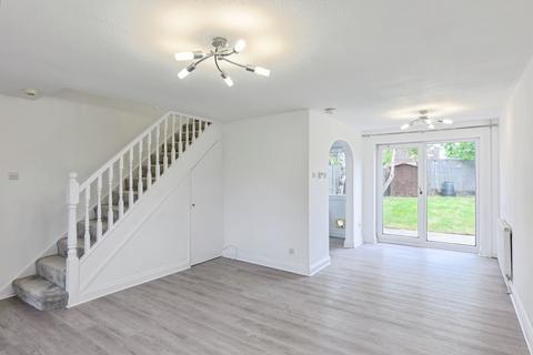 3 bedroom end of terrace house for sale, Begonia Close, Chelmsford, CM1