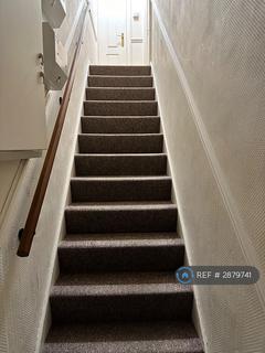 2 bedroom maisonette to rent, Bath Road, Reading, RG1