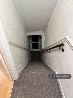 2 bedroom maisonette to rent, Bath Road, Reading, RG1