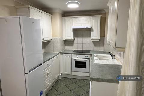 2 bedroom maisonette to rent, Bath Road, Reading, RG1