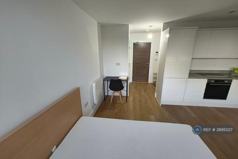 Studio to rent, Talbot Road, Manchester, M16