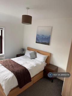 1 bedroom in a house share to rent, Davington Road, Dagenham, RM8