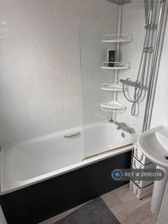 1 bedroom in a house share to rent, Davington Road, Dagenham, RM8