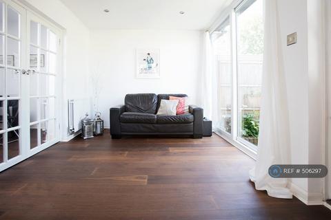 3 bedroom semi-detached house to rent, Rudyard Grove, London, NW7