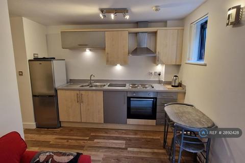 Studio to rent, Collier Street, Manchester, M3