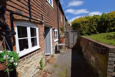2 bedroom cottage to rent, Eyhorne Street, Maidstone