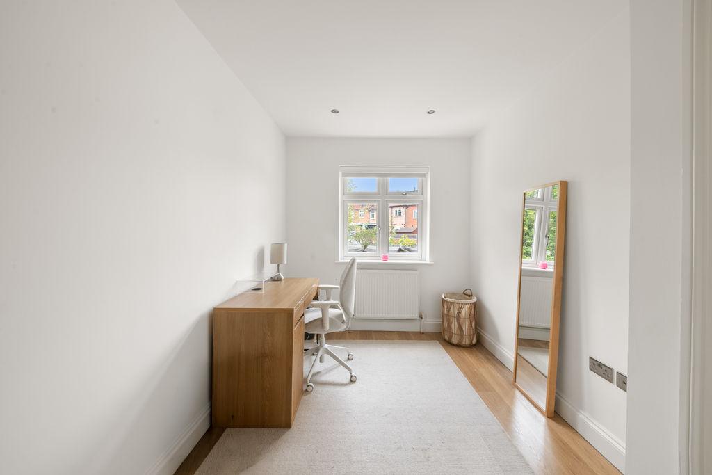 House in London - View 5