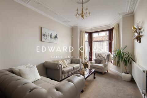 4 bedroom semi-detached house for sale, Kingswood Road, Goodmayes, IG3