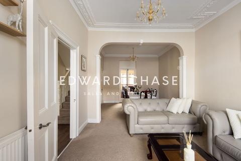 4 bedroom semi-detached house for sale, Kingswood Road, Goodmayes, IG3