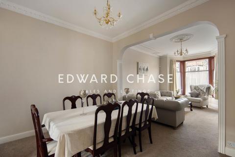 4 bedroom semi-detached house for sale, Kingswood Road, Goodmayes, IG3