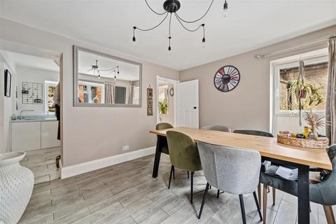 3 bedroom detached house for sale, Yeoman Street, Bonsall DE4