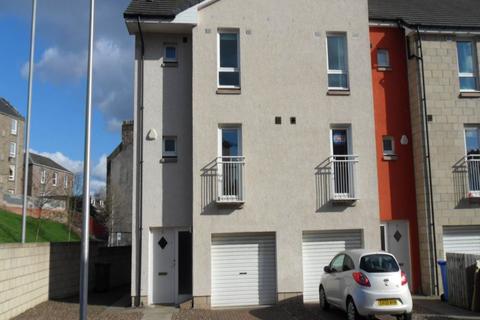 4 bedroom townhouse to rent, 1 Milnbank Gardens, ,