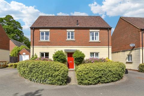 4 bedroom detached house for sale, Brigadier Gardens, Ashford TN23