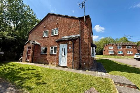 1 bedroom maisonette for sale, Celandine Drive, Barton Hills, Luton, Bedfordshire, LU3 4AG