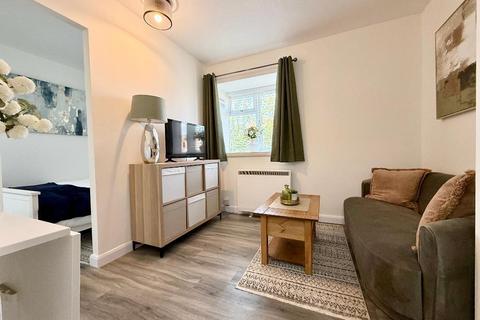 1 bedroom maisonette for sale, Celandine Drive, Barton Hills, Luton, Bedfordshire, LU3 4AG