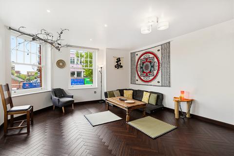 2 bedroom flat for sale, Broadway, Ealing, London, W13
