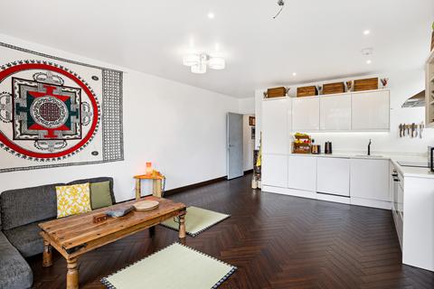 2 bedroom flat for sale, Broadway, Ealing, London, W13
