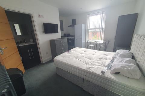 Studio to rent, Room 1, 159-161 Plodder Lane, Farnworth, Bolton