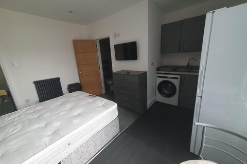 Studio to rent, Room 1, 159-161 Plodder Lane, Farnworth, Bolton