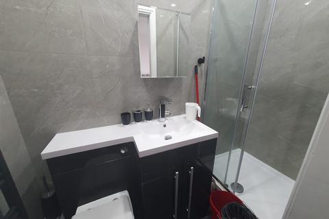 Studio to rent, Room 1, 159-161 Plodder Lane, Farnworth, Bolton