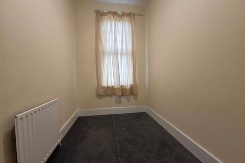 3 bedroom terraced house to rent, London E12