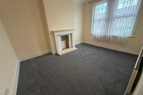 3 bedroom terraced house to rent, London E12