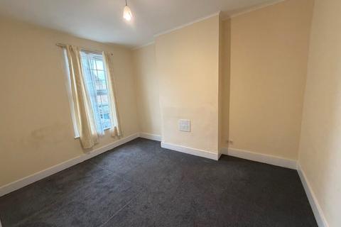 3 bedroom terraced house to rent, London E12