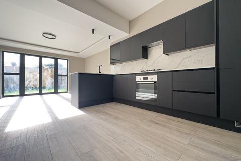 4 bedroom terraced house to rent, Gurney House