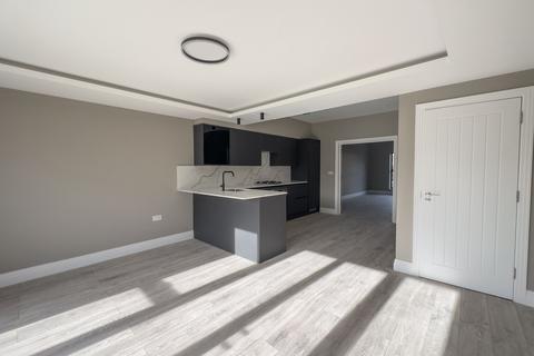 4 bedroom terraced house to rent, Gurney House