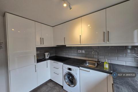 3 bedroom semi-detached house to rent, Tile House Close, Oxford, OX3
