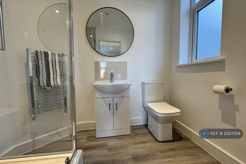 1 bedroom in a house share to rent, North End Avenue, Portsmouth, PO2