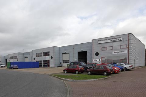 Warehouse to rent, Bonehurst Rd Redhill RH1 5EL