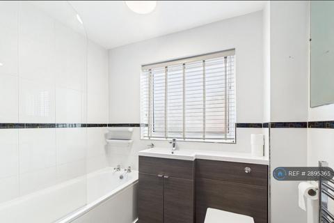 2 bedroom flat to rent, Liebenrood Road, Reading, RG30