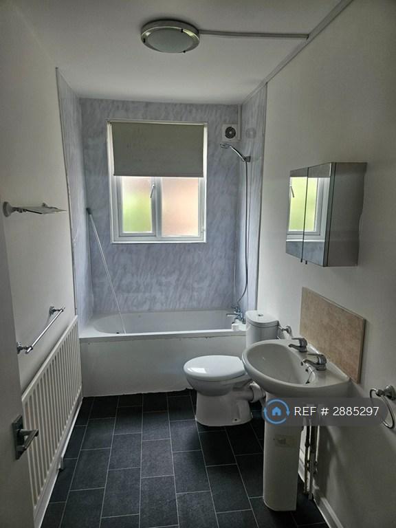 Wilford Crescent East, Nottingham, NG2 - More