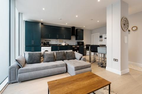 3 bedroom apartment to rent, 92-124 Colonial Drive, London W4