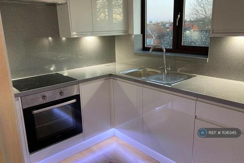 1 bedroom flat to rent, Campbell Close, Streatham, SW16