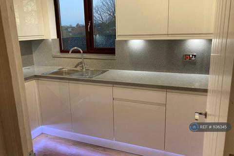 1 bedroom flat to rent, Campbell Close, Streatham, SW16