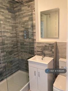 1 bedroom flat to rent, Campbell Close, Streatham, SW16