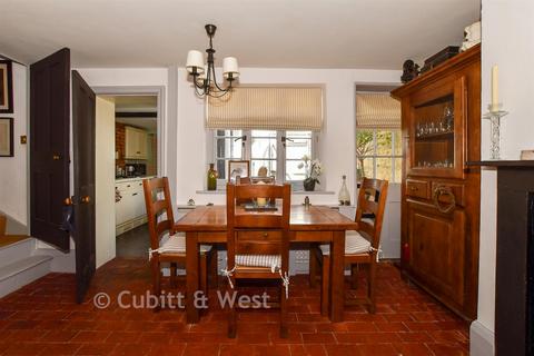 2 bedroom cottage for sale, Church Street, Littlehampton BN17
