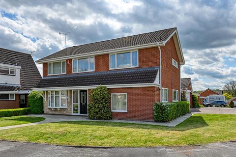 4 bedroom detached house for sale, Millfields Way, Wombourne, Wolverhampton